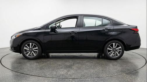 Brilliant Silver Metallic 2025 Nissan Versa 1.6 SV