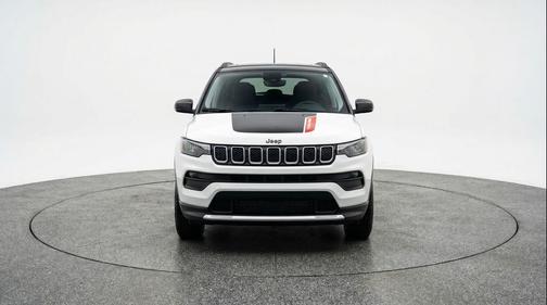 Bright White Clearcoat 2025 Jeep Compass Trailhawk