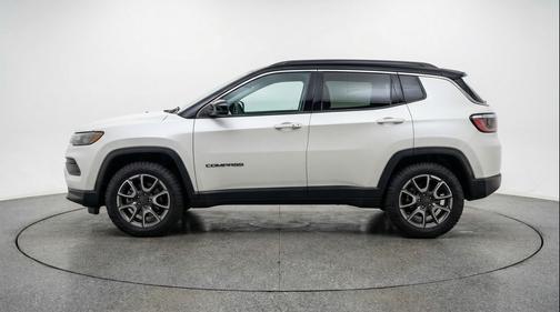 Bright White Clearcoat 2025 Jeep Compass Trailhawk