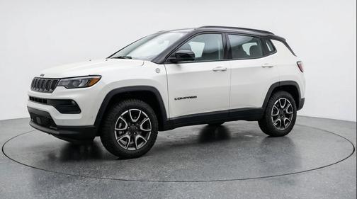 Bright White Clearcoat 2025 Jeep Compass Trailhawk