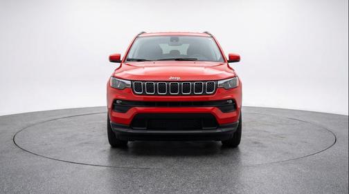 Red Hot Pearlcoat 2025 Jeep Compass Latitude