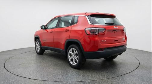Red Hot Pearlcoat 2025 Jeep Compass Latitude