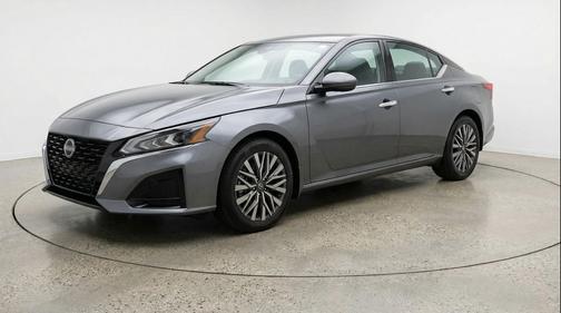 Gun Metallic 2025 Nissan Altima SV FWD