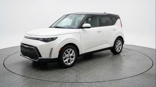 Snow White Pearl 2025 Kia Soul LX