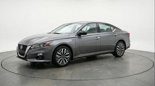 Gun Metallic 2025 Nissan Altima SV FWD