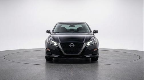 Super Black 2025 Nissan Altima SV FWD
