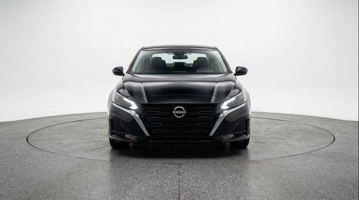 Super Black 2025 Nissan Altima SV FWD