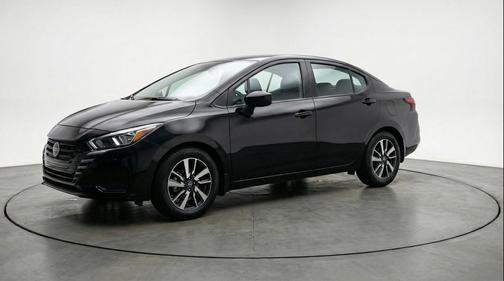 Super Black 2025 Nissan Versa 1.6 SV