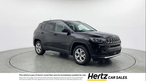 Diamond Black Crystal Pearlcoat 2025 Jeep Compass Latitude