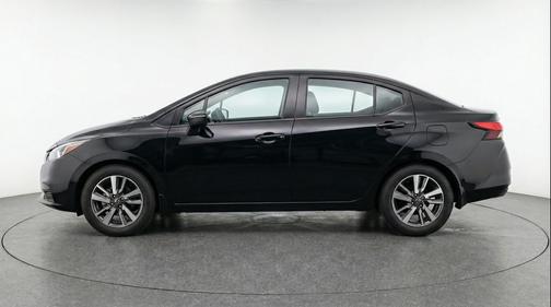 Super Black 2025 Nissan Versa 1.6 SV
