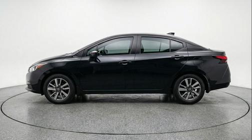 Super Black 2025 Nissan Versa 1.6 SV