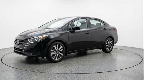 Super Black 2025 Nissan Versa 1.6 SV