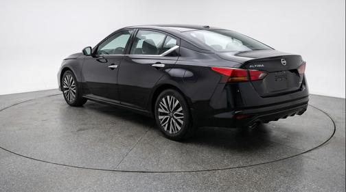 Super Black 2025 Nissan Altima SV FWD