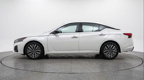 Glacier White 2025 Nissan Altima SV FWD