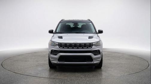 Silver Zynith Metallic Clearcoat 2025 Jeep Compass Limited