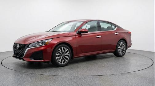 Garnet Pearl Metallic 2025 Nissan Altima SV FWD