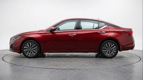 Garnet Pearl Metallic 2025 Nissan Altima SV FWD
