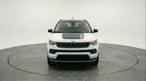 Bright White Clearcoat 2025 Jeep Compass Trailhawk