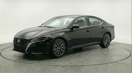Super Black 2025 Nissan Altima SV FWD