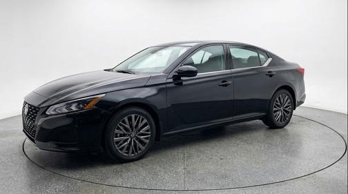 Super Black 2025 Nissan Altima SV FWD