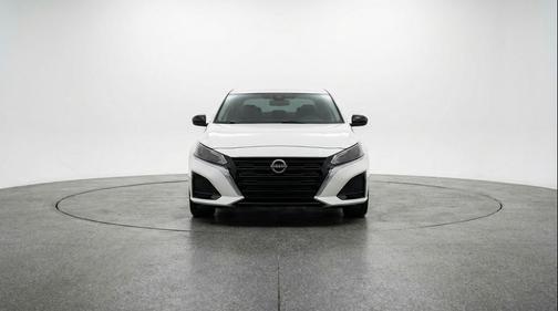 Glacier White 2025 Nissan Altima SV FWD