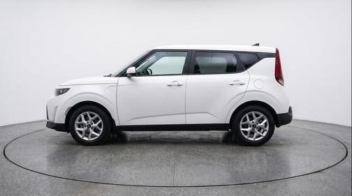 Snow White Pearl 2025 Kia Soul LX