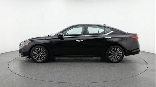 Super Black 2025 Nissan Altima SV FWD