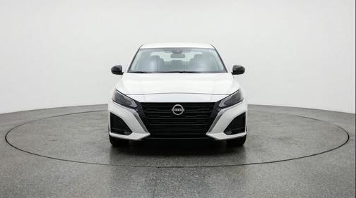 Glacier White 2025 Nissan Altima SV FWD