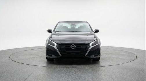 Super Black 2025 Nissan Altima SV FWD