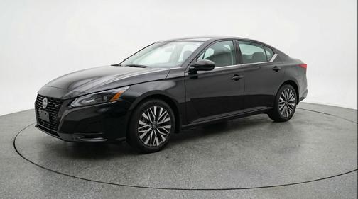 Super Black 2025 Nissan Altima SV FWD