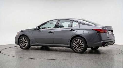 Gun Metallic 2025 Nissan Altima SV FWD