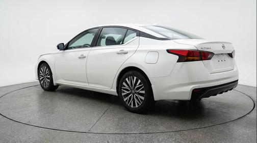 Glacier White 2025 Nissan Altima SV FWD