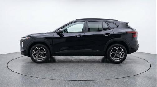 Mosaic Black Metallic 2025 Chevrolet Trax LT