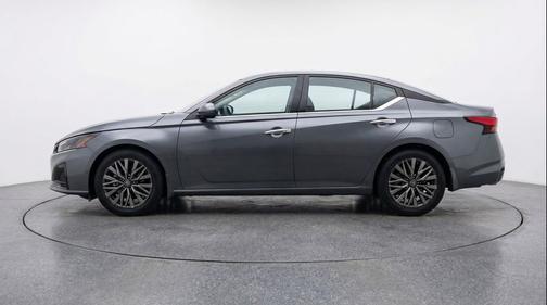 Gun Metallic 2025 Nissan Altima SV FWD