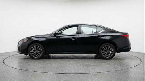 Super Black 2025 Nissan Altima SV FWD