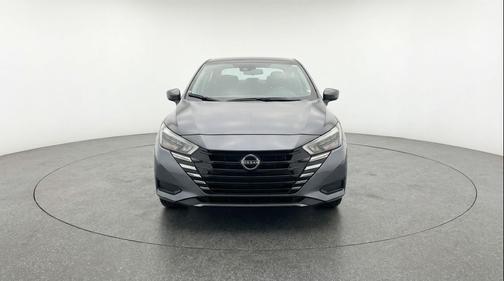 Gun Metallic 2025 Nissan Versa 1.6 SV