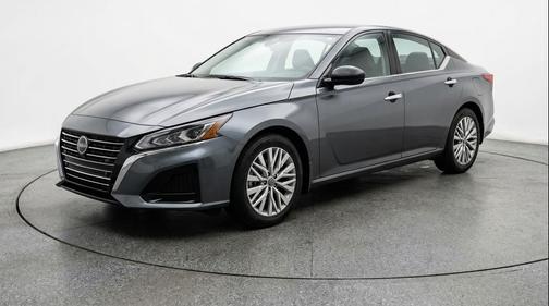Gun Metallic 2025 Nissan Altima SV FWD
