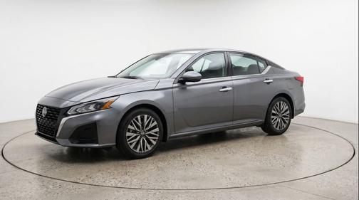Gun Metallic 2025 Nissan Altima SV FWD