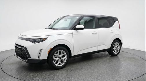 Snow White Pearl 2025 Kia Soul LX