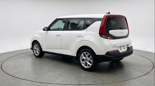 Snow White Pearl 2025 Kia Soul LX