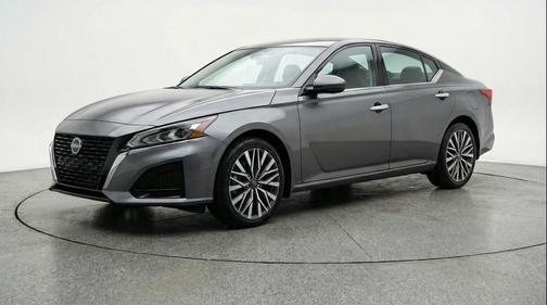 Gun Metallic 2025 Nissan Altima SV FWD