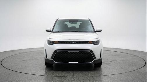 Snow White Pearl 2025 Kia Soul LX