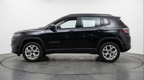 Diamond Black Crystal Pearlcoat 2025 Jeep Compass Latitude