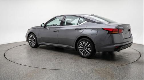 Gun Metallic 2025 Nissan Altima SV FWD