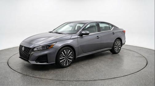 Gun Metallic 2025 Nissan Altima SV FWD