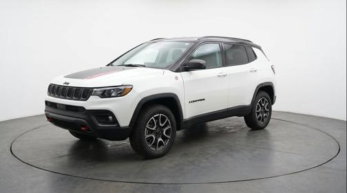 Bright White Clearcoat 2025 Jeep Compass Trailhawk