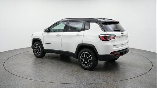 Bright White Clearcoat 2025 Jeep Compass Trailhawk
