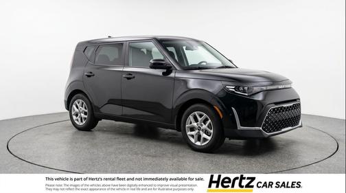 Fusion Black 2025 Kia Soul LX