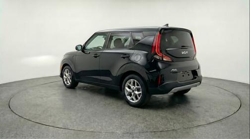 Fusion Black 2025 Kia Soul LX