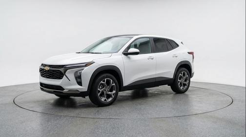 Summit White 2025 Chevrolet Trax LT